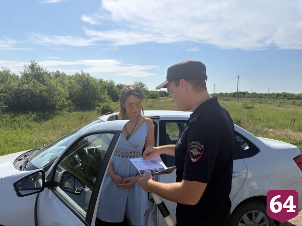 В Саратовской области водителям напомнили о правилах пересечения железнодорожных переездов